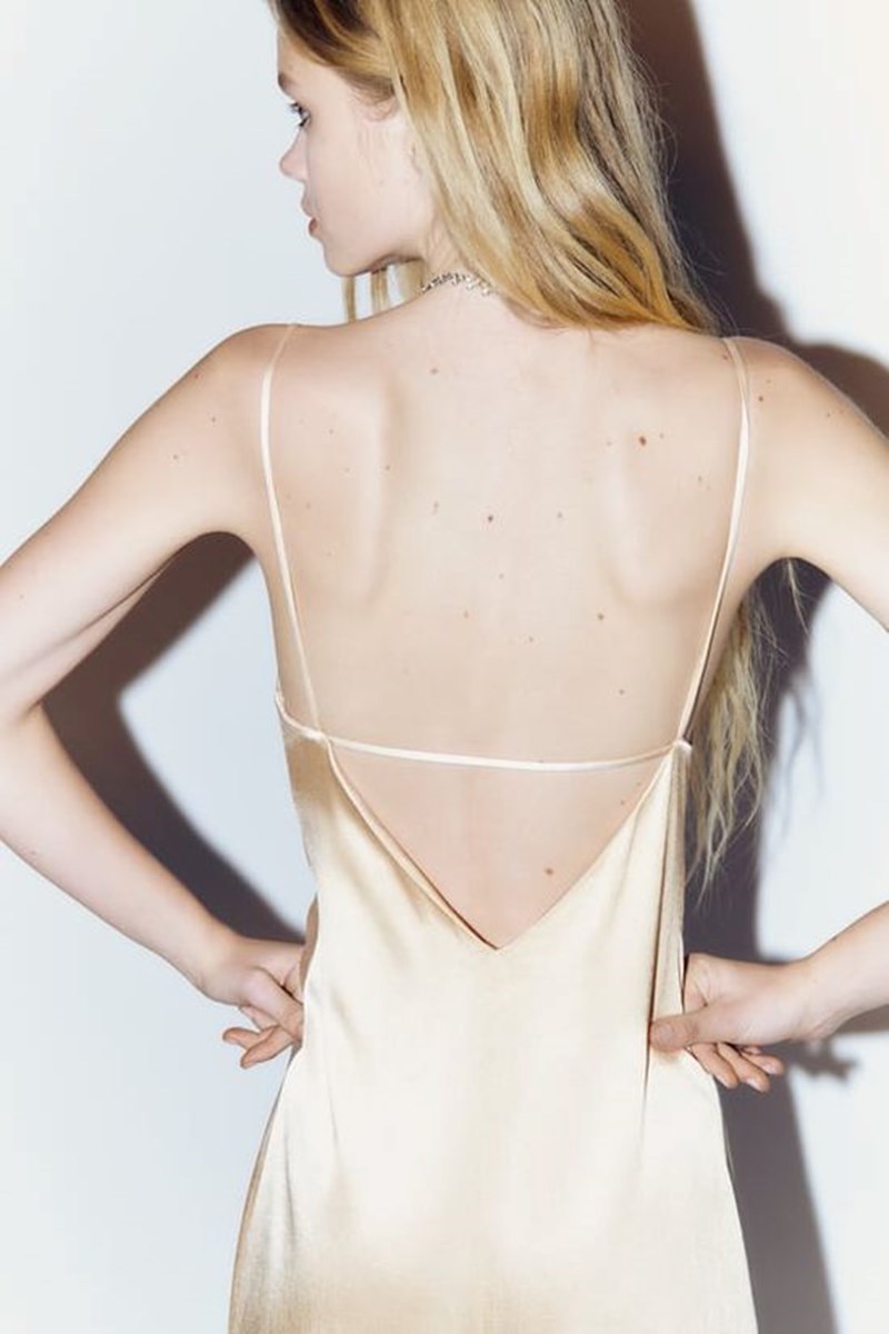 Βρήκαμε το απόλυτο φόρεμα για την Παραμονή της Πρωτοχρονιάς και κοστίζει μόνο 30 ευρώ - εικόνα 2