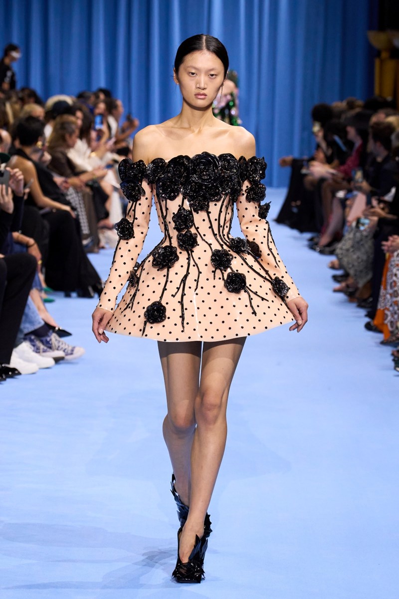 Αυτό είναι το χρώμα της χρονιάς για το 2024 σύμφωνα με την Pantone - εικόνα 1