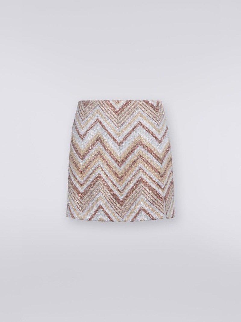 Το fashion item που κάνει δυναμικό comeback και δεν θα απουσιάζει από τα party looks σου - εικόνα 3