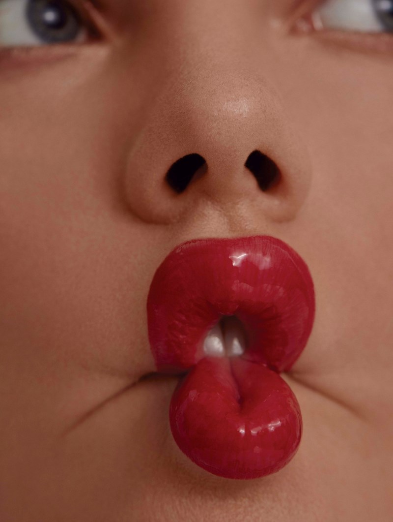 "Moulin Rouge": 4 άκρως θηλυκά beauty looks στο χρώμα του πάθους - εικόνα 1