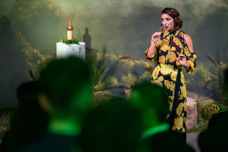 The Harmοny Collection: Δοκιμάσαμε το νέο The Macallan single malt από τη συνεργασία με τις Stella & Mary McCartney και ταξιδέψαμε με μια γουλιά στα Χάιλαντς της Σκωτίας - εικόνα 5