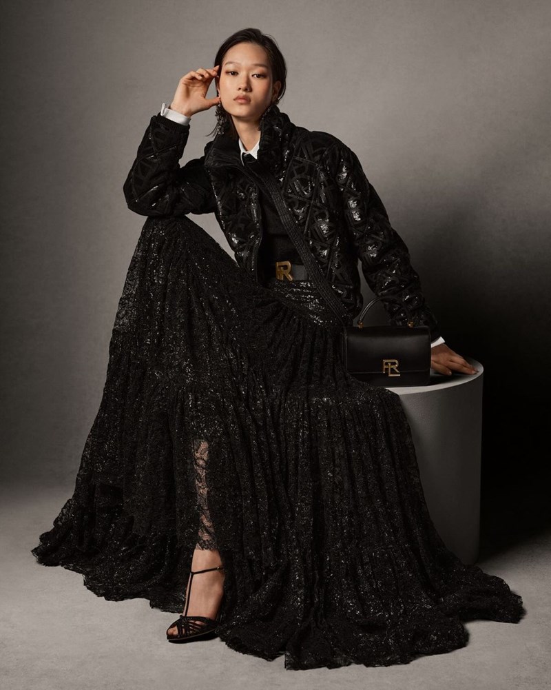 Στη νέα συλλογή του Ralph Lauren βρήκαμε τα βραδινά outfits που θα φορέσουμε τα Χριστούγεννα - εικόνα 4