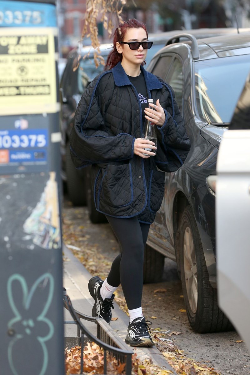 Cool vibes: Τα casual looks της Dua Lipa που αξίζει να δεις (και να αντιγράψεις) - εικόνα 6