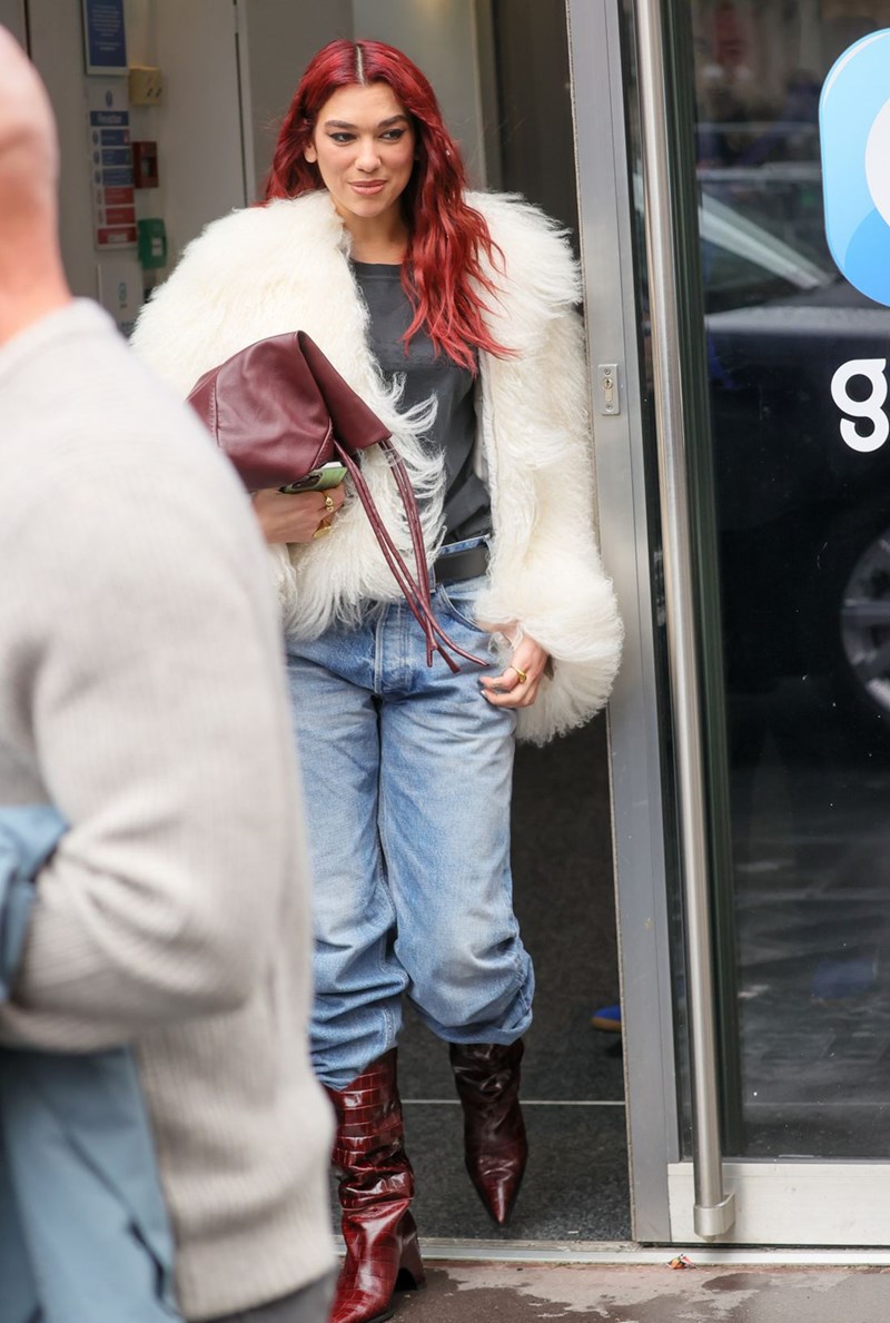 Cool vibes: Τα casual looks της Dua Lipa που αξίζει να δεις (και να αντιγράψεις) - εικόνα 3