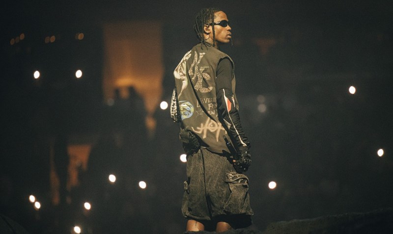 O Travis Scott με το πιο εντυπωσιακό Diesel outfit - εικόνα 1