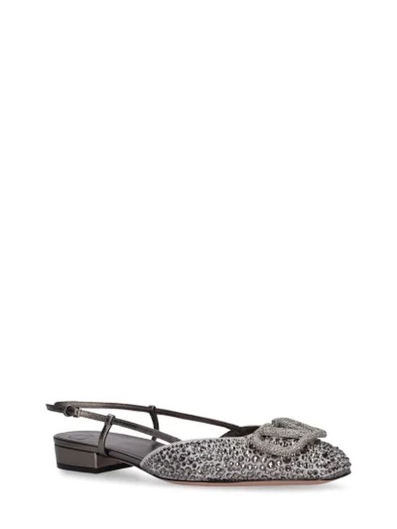 Party Flats: 13 φλατ παπούτσια που θα σε πείσουν να απαρνηθείς τα τακούνια για τα πάρτι της σεζόν - εικόνα 3