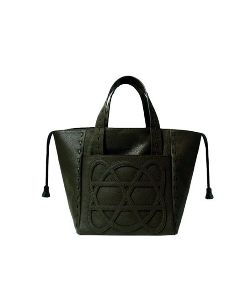 Συνδυάσαμε 6 ζευγάρια loafers με τις πιο hot τσάντες της σεζόν - εικόνα 6