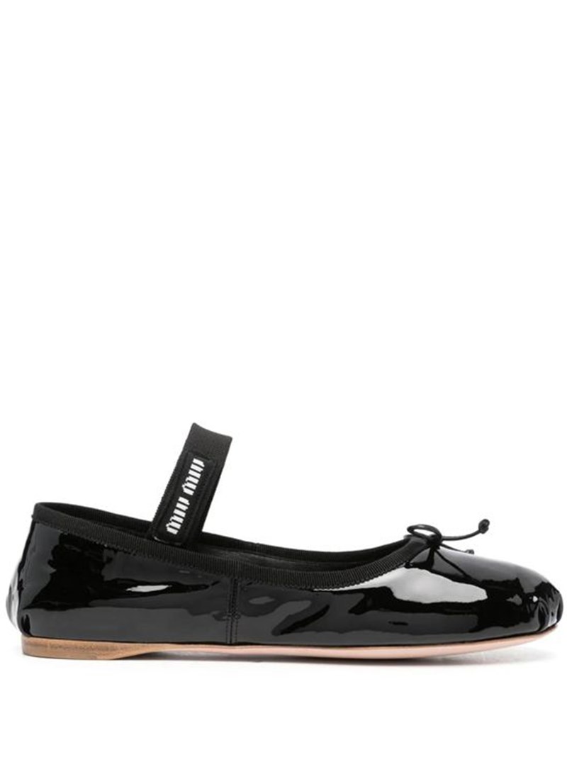 Μπαλαρίνες για πάντα: Τα κομμάτια που επιβεβαιώνουν πως μιλάμε για το παπούτσι της χρονιάς - εικόνα 6