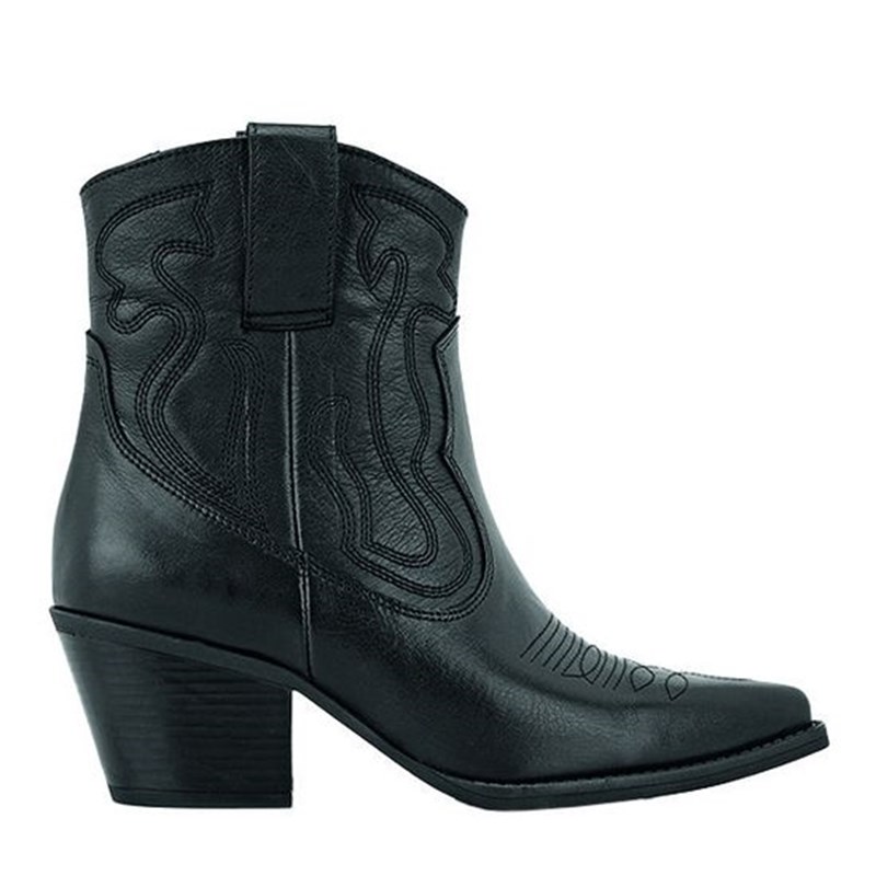 New Year, New You: Τα stylish items που πρέπει να προσθέσεις στη χειμερινή γκαρνταρόμπα σου - εικόνα 7