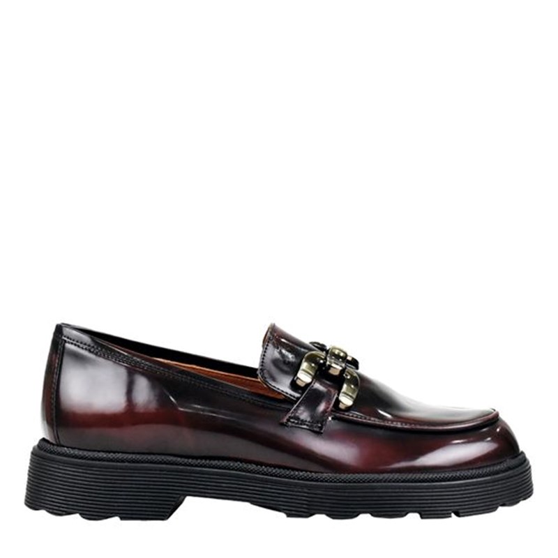 Συνδυάσαμε 6 ζευγάρια loafers με τις πιο hot τσάντες της σεζόν - εικόνα 10