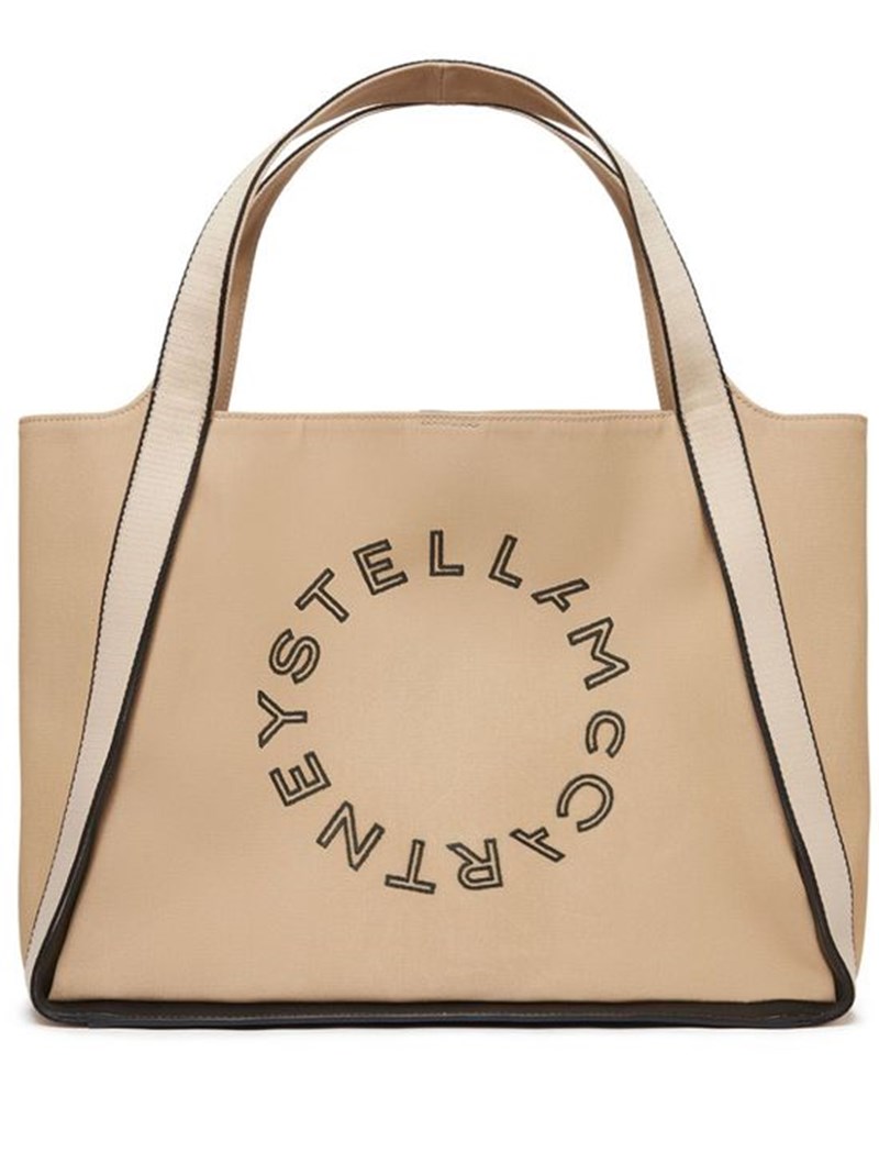 9 luxury oversized τσάντες για εσένα που θες να έχεις όλα τα απαραίτητα μαζί σου - εικόνα 1