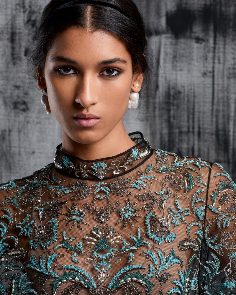 Πώς μπορούμε να δημιουργήσουμε το "grunge" beauty look που είδαμε στο couture show του οίκου Dior - εικόνα 1