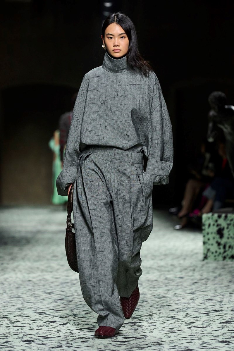 Πώς θα ενσωματώσειs το γκρι στα looks σου; 15 συνδυασμοί για να το "απογειώσεις" - εικόνα 3