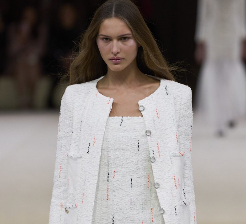 Στο haute couture show της Chanel SS24 είδαμε τα 2 μεγαλύτερα beauty trends της σεζόν - εικόνα 4