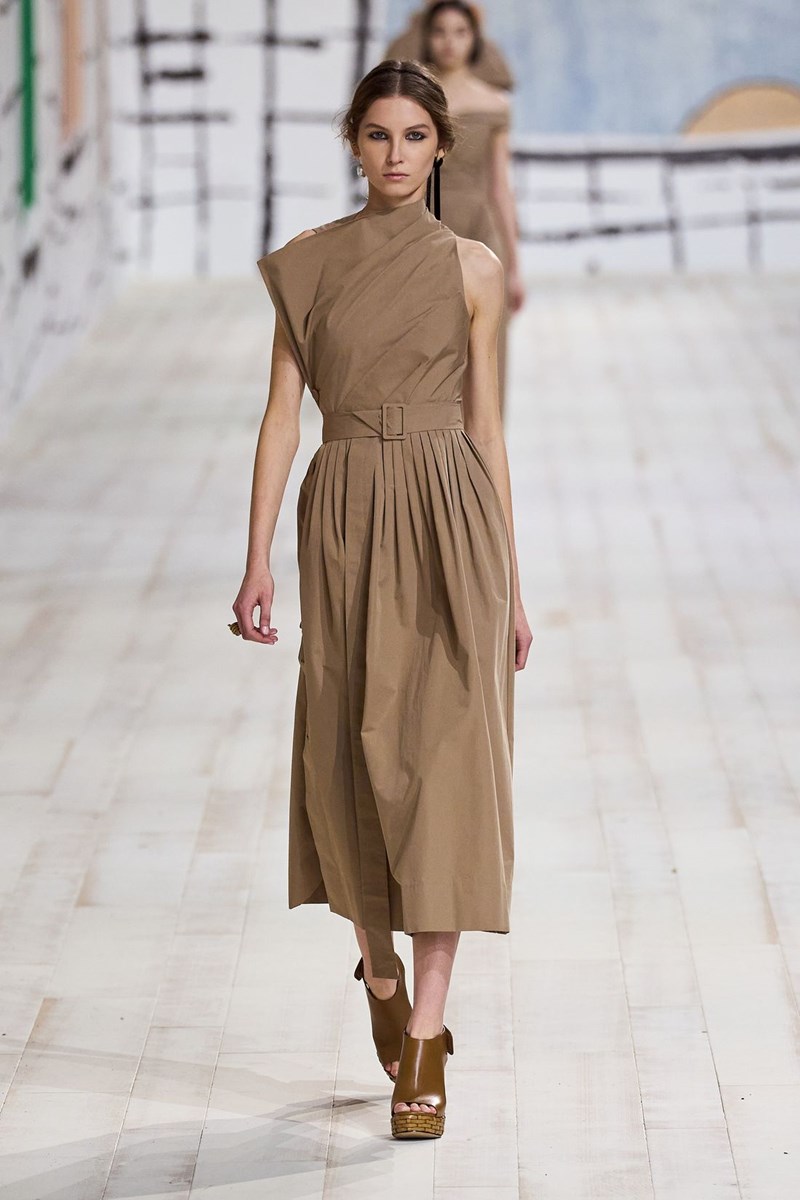 Dior SS 2024 Haute Couture: Η 'μεγάλη αύρα' της μοναδικότητας μέσα από τα μάτια της Maria Grazia Chiuri - εικόνα 15