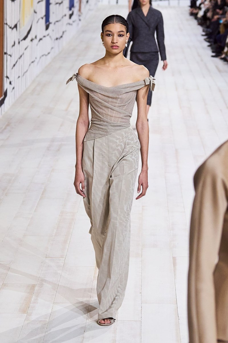 Dior SS 2024 Haute Couture: Η 'μεγάλη αύρα' της μοναδικότητας μέσα από τα μάτια της Maria Grazia Chiuri - εικόνα 19