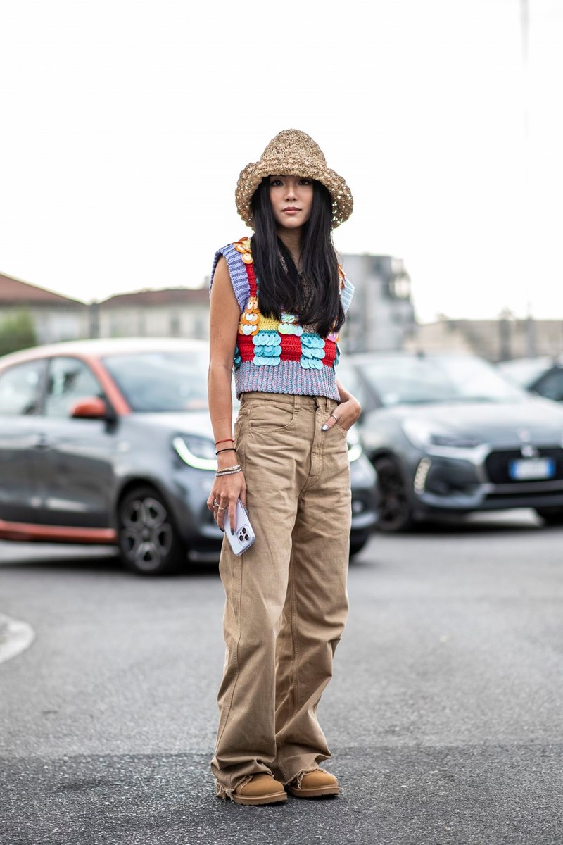 Πώς θα φορέσεις το πλεκτό γιλέκο σύμφωνα με τις fashion insiders - εικόνα 4