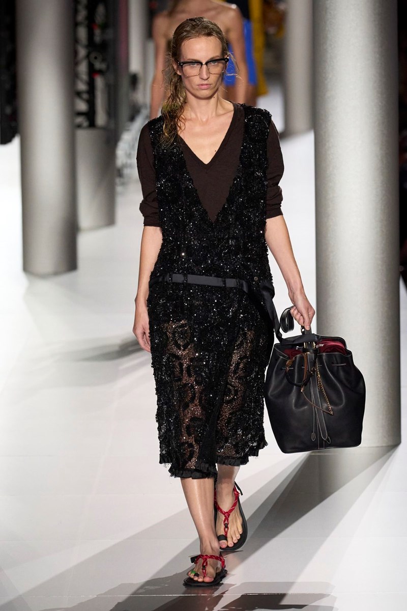 Αυτά είναι τα παπούτσια με τα οποία "θα βγάλουμε" την άνοιξη του 2024 - εικόνα 11