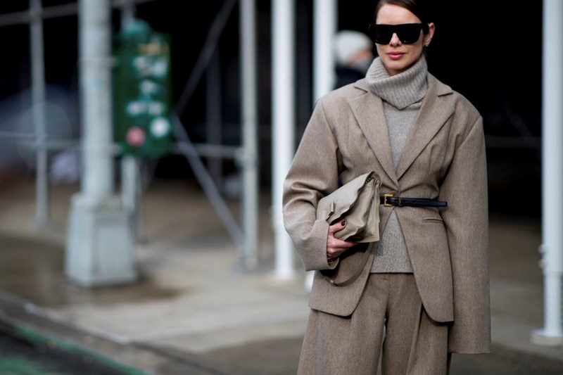 Αυτός είναι ο έξυπνος τρόπος να ανανεώσεις το παλιό παλτό σου - εικόνα 2