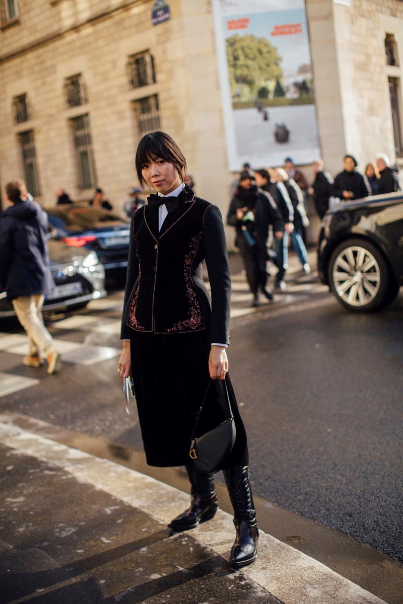 Εβδομάδα Μόδας Υψηλής Ραπτικής: Τα street style σύνολα που τράβηξαν τα βλέμματα στους δρόμους του Παρισιού - εικόνα 6