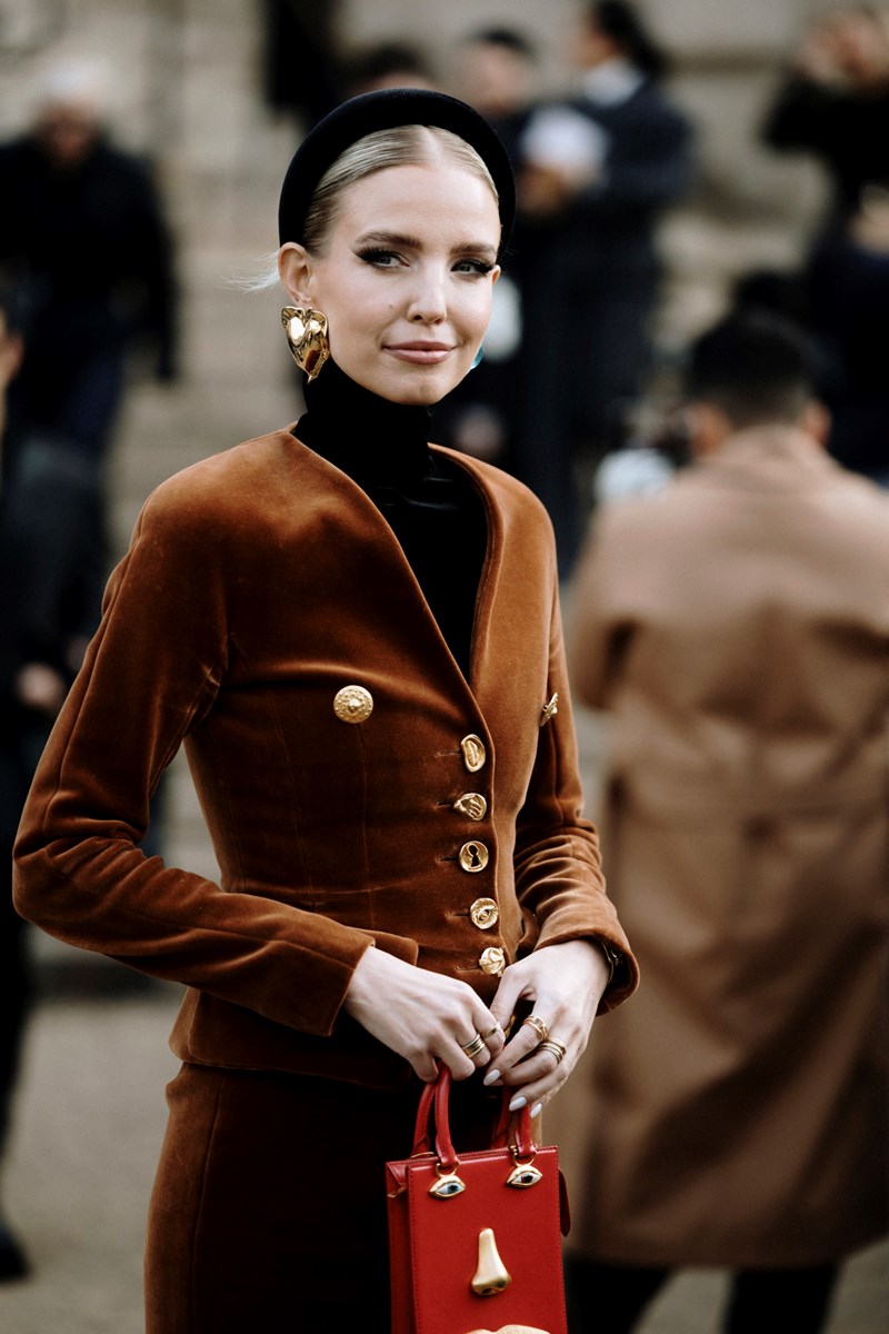 Couture Week: Τα ωραιότερα χτενίσματα που έκαναν οι fashionistas για τις street style εμφανίσεις τους στο Παρίσι - εικόνα 1