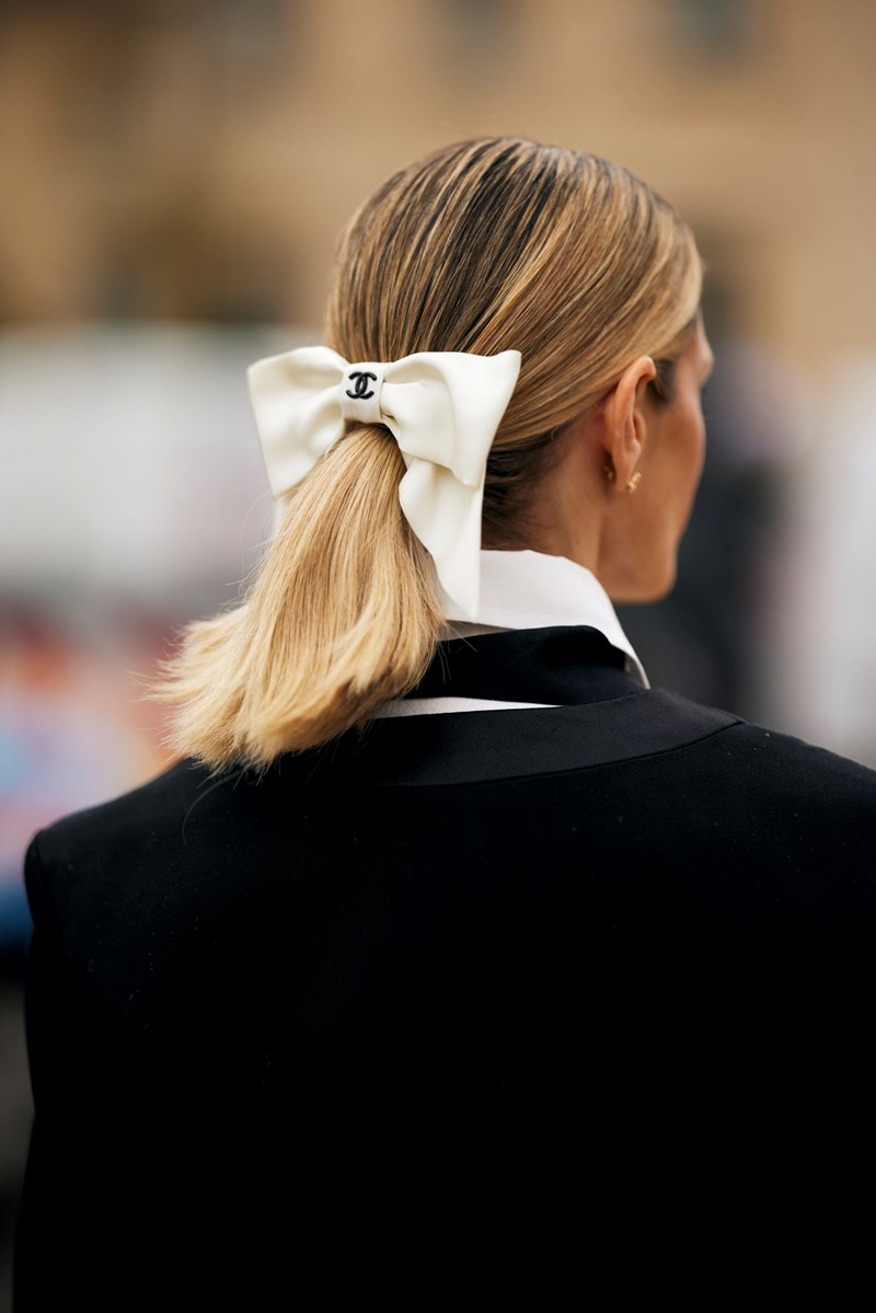 Couture Week: Τα ωραιότερα χτενίσματα που έκαναν οι fashionistas για τις street style εμφανίσεις τους στο Παρίσι - εικόνα 6