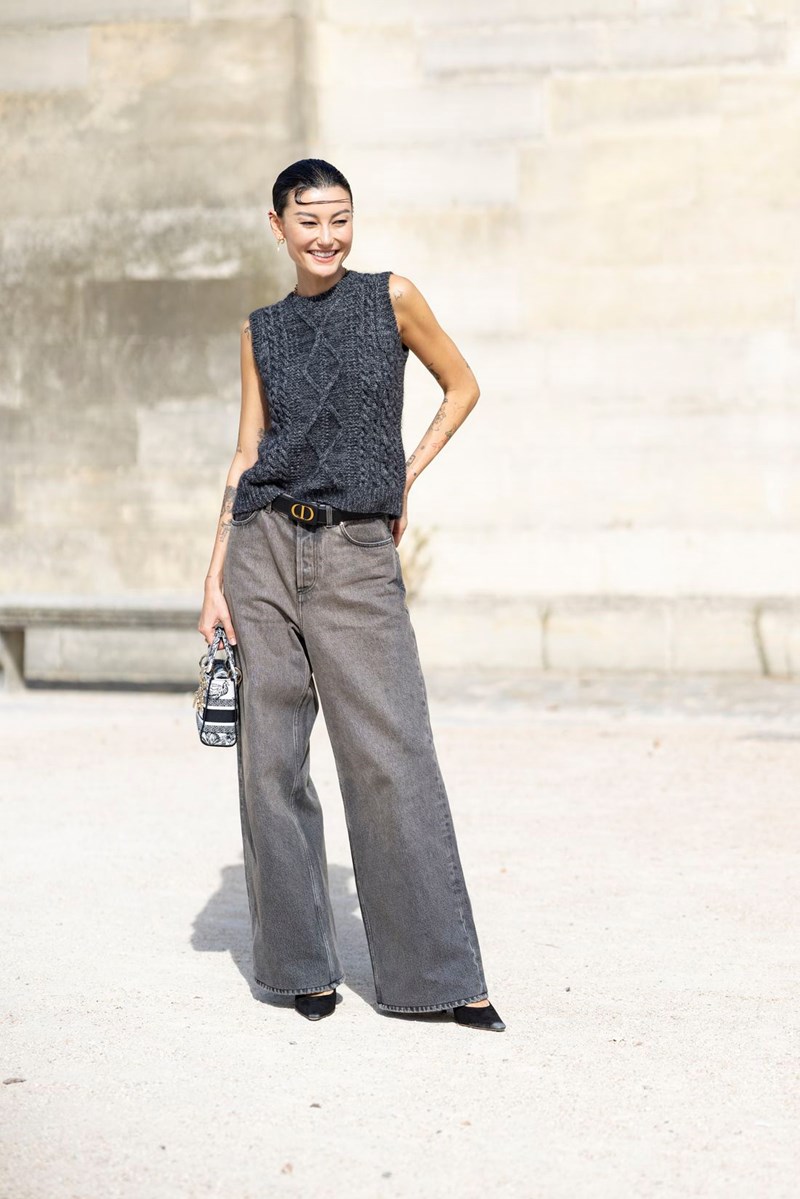 Πώς θα φορέσεις το πλεκτό γιλέκο σύμφωνα με τις fashion insiders - εικόνα 9