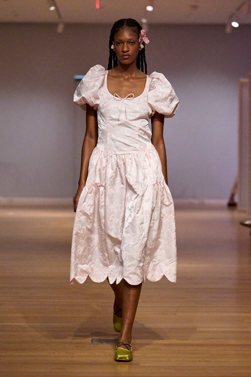 Αυτά είναι τα παπούτσια με τα οποία "θα βγάλουμε" την άνοιξη του 2024 - εικόνα 3