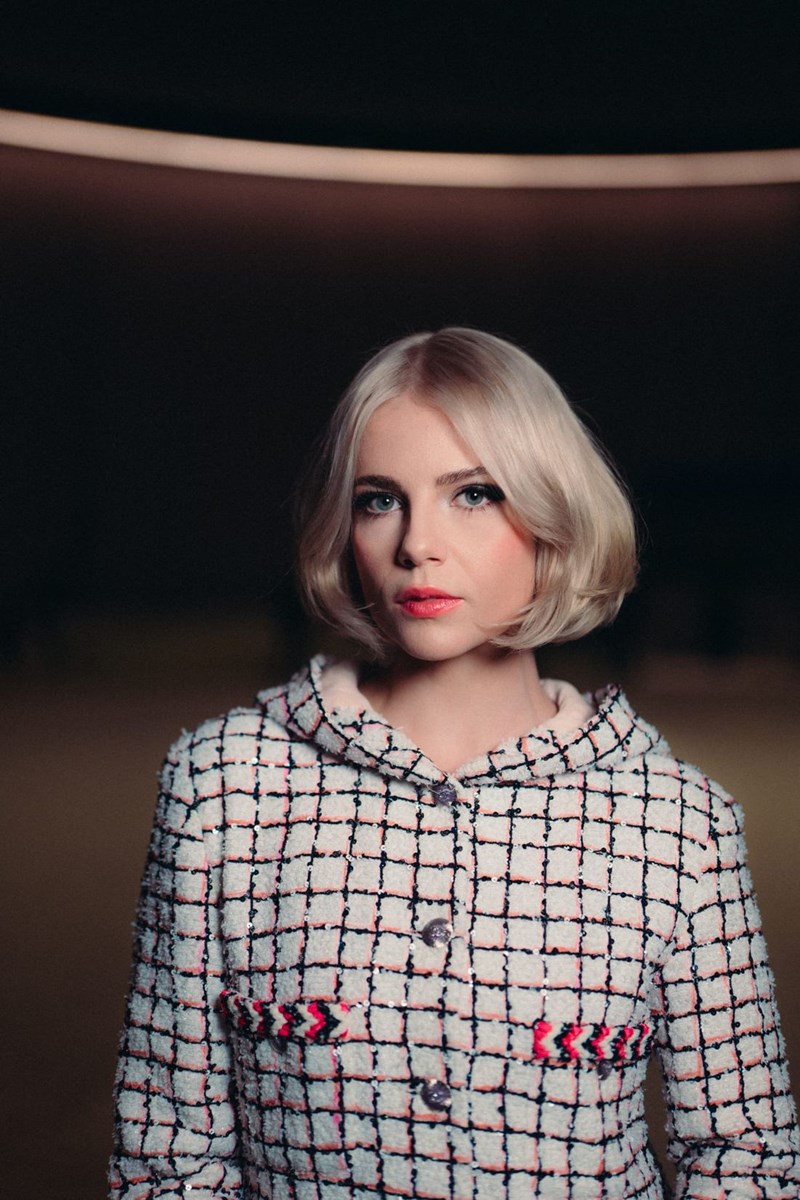 Chanel SS24 Haute Couture: Για τη Virginie Viard το "παιχνίδι" της μόδας κρίνεται στις λεπτομέρειες - εικόνα 5