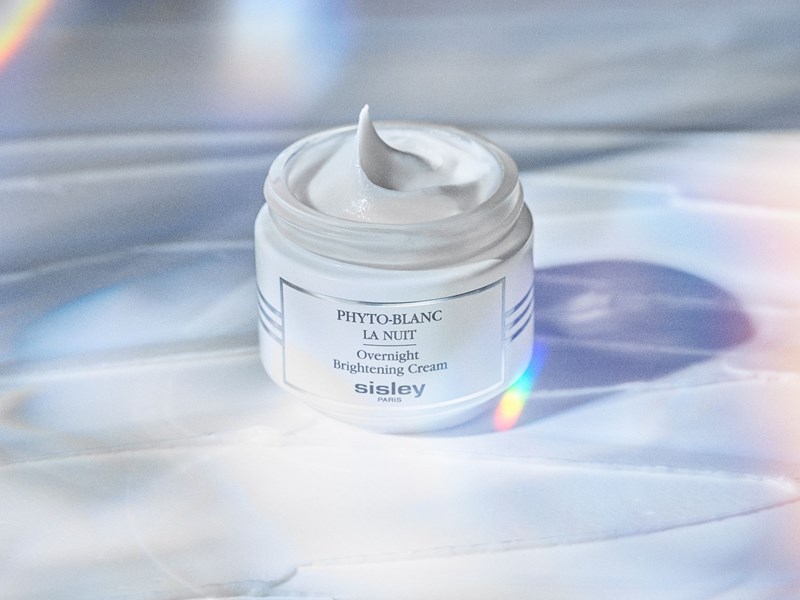 Αυτή η κρέμα νυκτός με τριπλή δράση "μεταμορφώνει" την επιδερμίδα - εικόνα 1