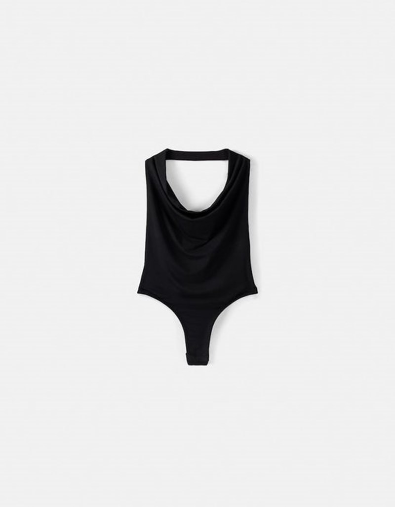 7 οικονομικά μαύρα τοπ για όταν δεν ξέρεις τι να φορέσεις σε βραδινή έξοδο - εικόνα 3