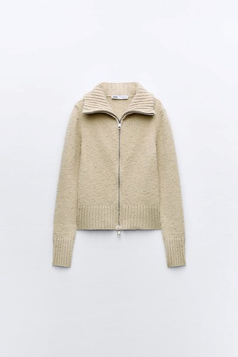 Η ζακέτα που δεν θα αποχωρίζεσαι αυτή την περίοδο κοστίζει μόνο 30 ευρώ - εικόνα 1