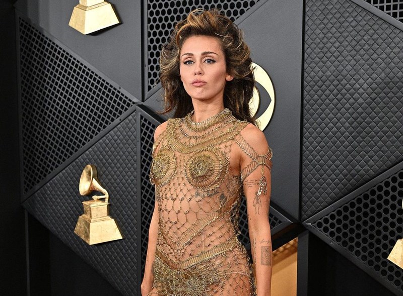 Grammy Awards 2024: Αυτά τα beauty looks κέρδισαν το ενδιαφέρον μας - εικόνα 4
