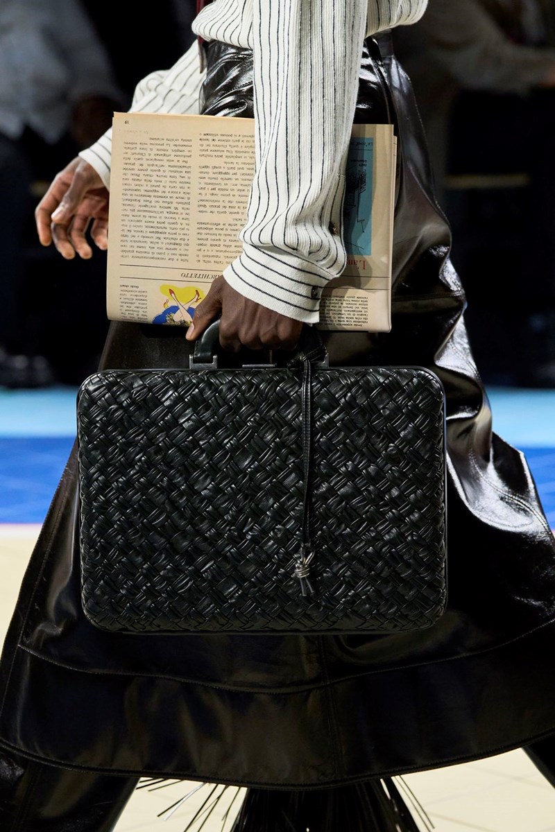 Αυτές είναι οι 4 τσάντες που θα κρατάμε την άνοιξη του 2024 - εικόνα 4