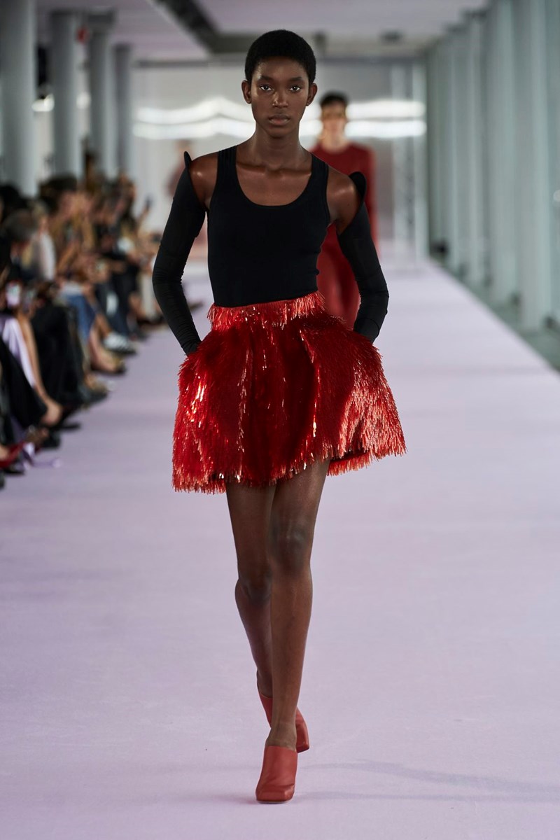 Αυτές είναι οι φούστες που θα φοράμε την άνοιξη του 2024 - εικόνα 9