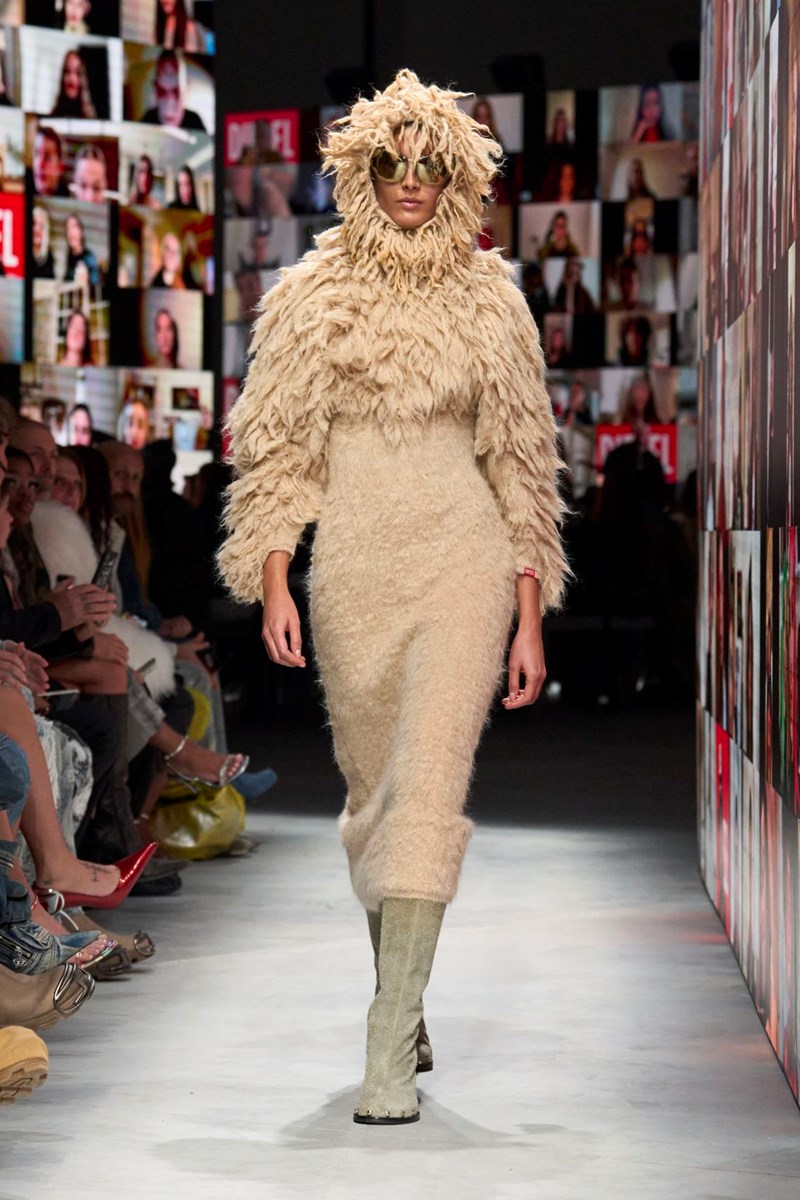 Diesel FW24: Το σόου της Diesel ήταν μία livestream βιντεοκλήση στην ουσία της μόδας - εικόνα 10