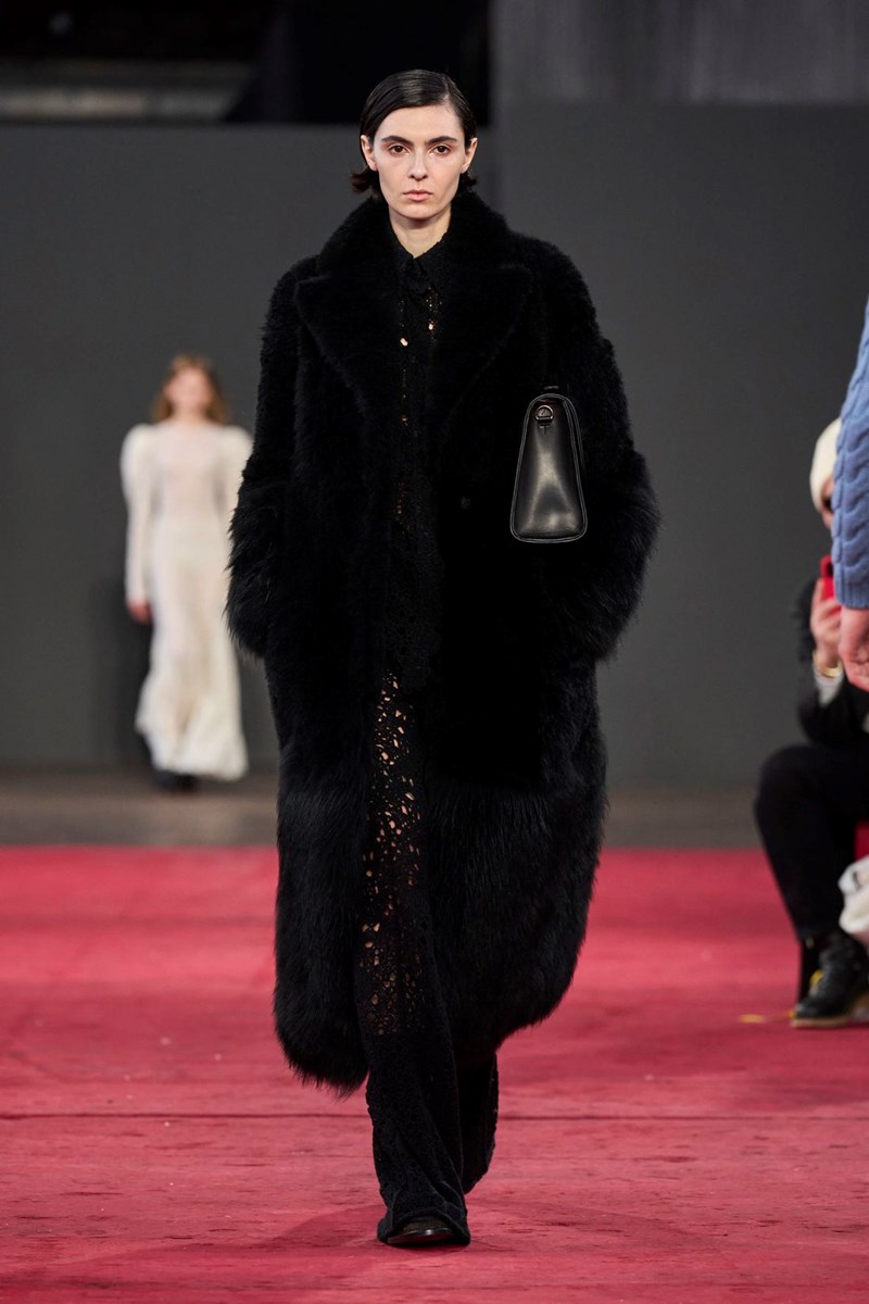 NYFW FW24: Αυτα είναι τα trends που ξεχωρίσαμε στην Εβδομάδα Μόδας της Νέας Υόρκης για το φθινόπωρο του 2024 - εικόνα 1