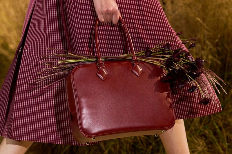 Αυτές είναι οι 4 τσάντες που θα κρατάμε την άνοιξη του 2024 - εικόνα 3