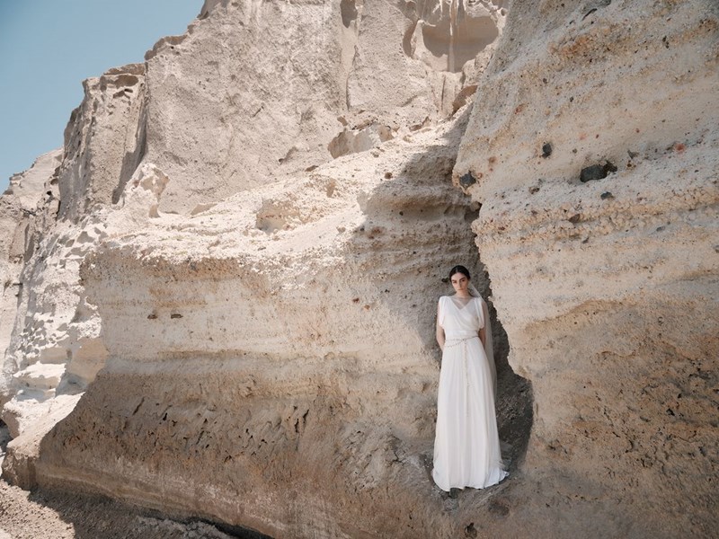 Αιθέριες δημιουργίες: Ανακαλύψτε το ιδανικό νυφικό στο Bridal Sample Sale της σχεδιάστριας Ioanna Kourbela - εικόνα 1