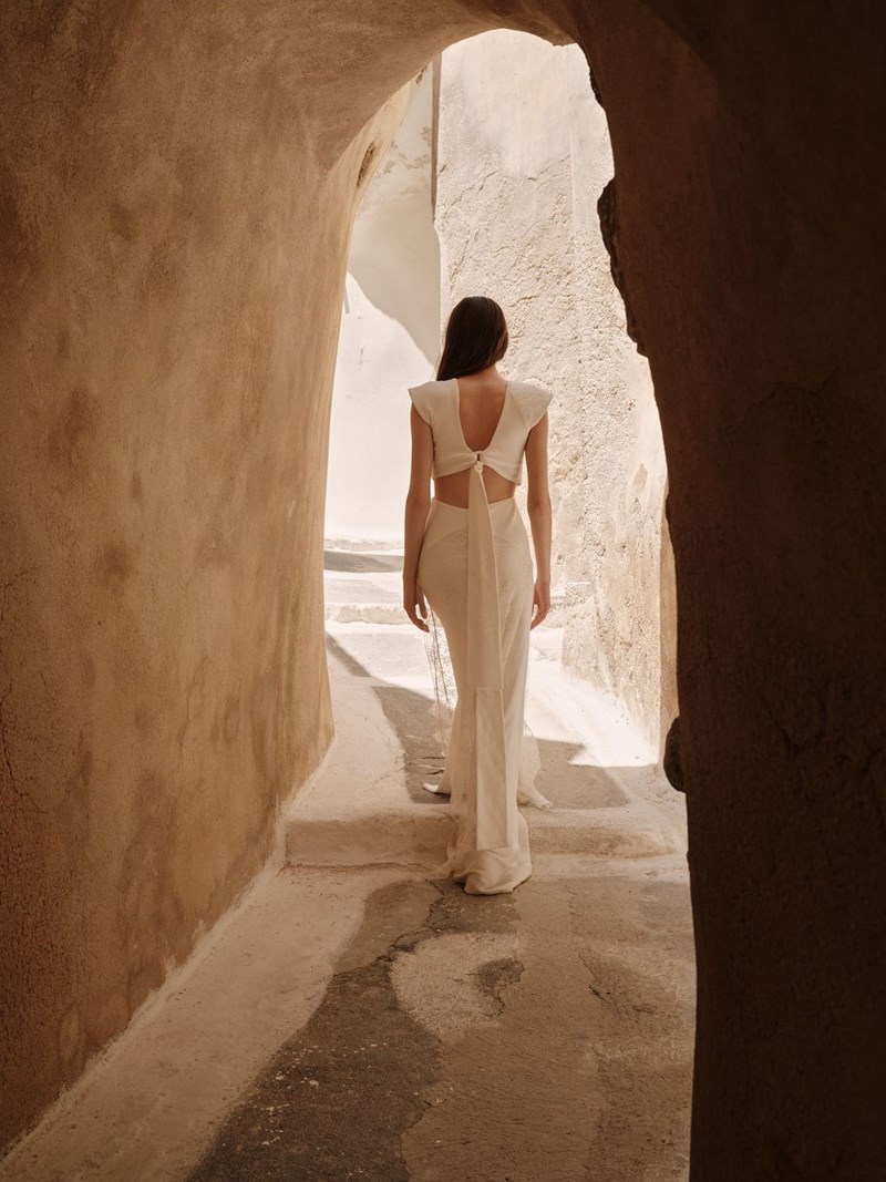 Αιθέριες δημιουργίες: Ανακαλύψτε το ιδανικό νυφικό στο Bridal Sample Sale της σχεδιάστριας Ioanna Kourbela - εικόνα 2