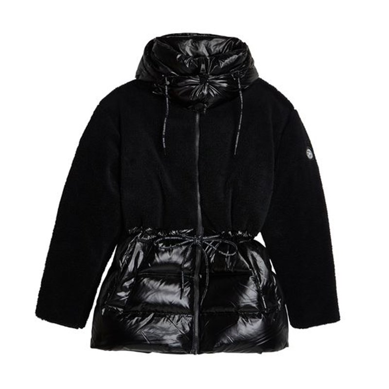 Βρήκαμε τα πιο stylish puffer μπουφάν που θα σε κάνουν να εύχεσαι να έχει πάντα κρύο - εικόνα 2