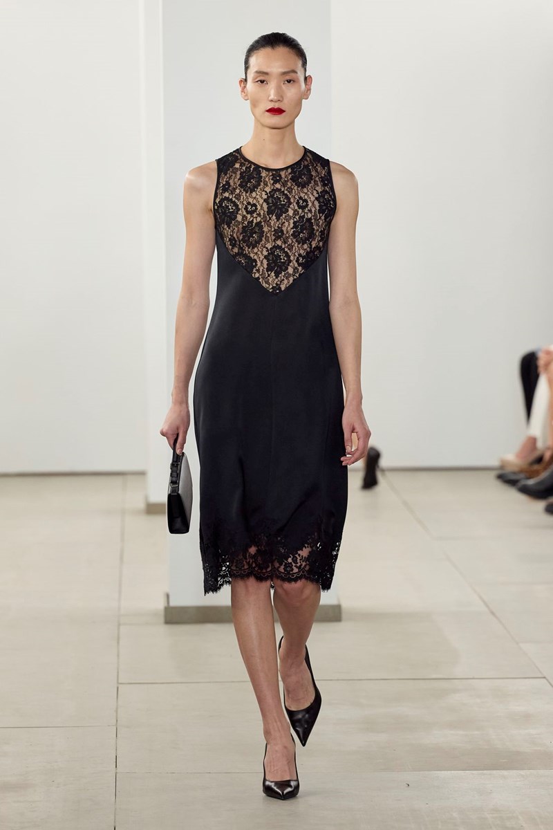 Michael Kors FW24: Η νοσταλγική συλλογή στο σόου που ήταν μία "ρομαντική επιστολή" στη Νέα Υόρκη - εικόνα 11