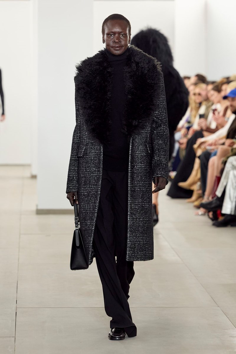 Michael Kors FW24: Η νοσταλγική συλλογή στο σόου που ήταν μία "ρομαντική επιστολή" στη Νέα Υόρκη - εικόνα 13