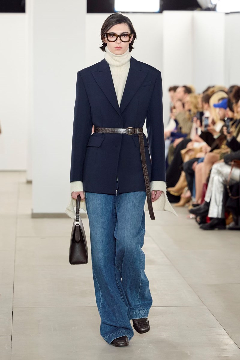 Michael Kors FW24: Η νοσταλγική συλλογή στο σόου που ήταν μία "ρομαντική επιστολή" στη Νέα Υόρκη - εικόνα 21