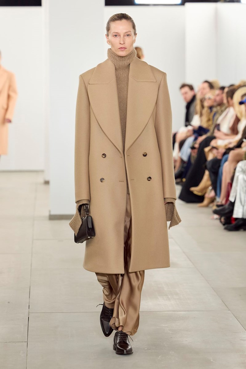 Michael Kors FW24: Η νοσταλγική συλλογή στο σόου που ήταν μία "ρομαντική επιστολή" στη Νέα Υόρκη - εικόνα 23