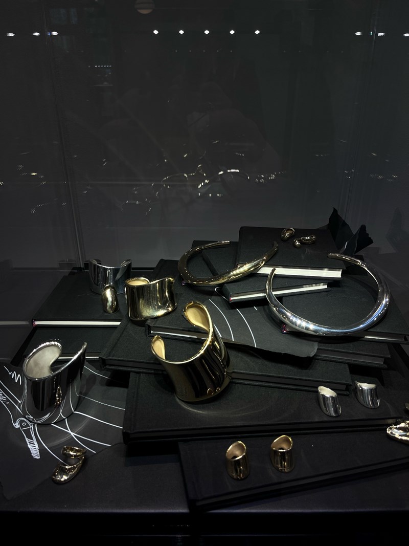 Pop-Up Event: Φέτος η γαλλική boutique Solium αποτίει φόρο τιμής στην κληρονομιά του Μηνά - εικόνα 1