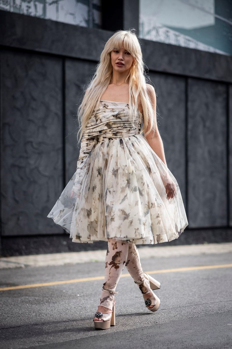 MFW FW24: Οι street style εμφανίσεις που ξεχωρίσαμε τις πρώτες ημέρες της Εβδομάδας Μόδας του Μιλάνου - εικόνα 5