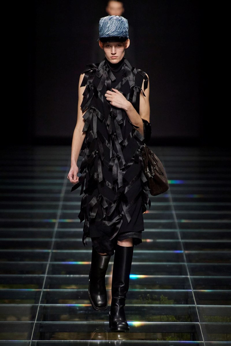 Prada FW24: Μαθήματα ιστορίας (και μόδας) από τη Miuccia Prada και τον Raf Simons - εικόνα 1