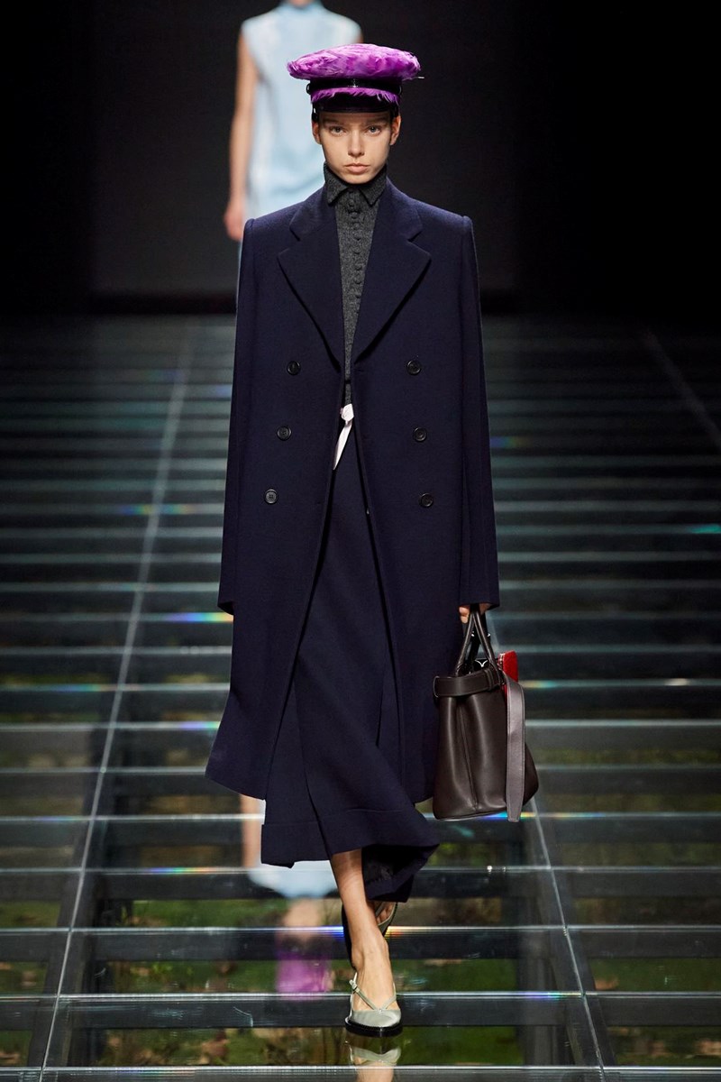 Prada FW24: Μαθήματα ιστορίας (και μόδας) από τη Miuccia Prada και τον Raf Simons - εικόνα 6