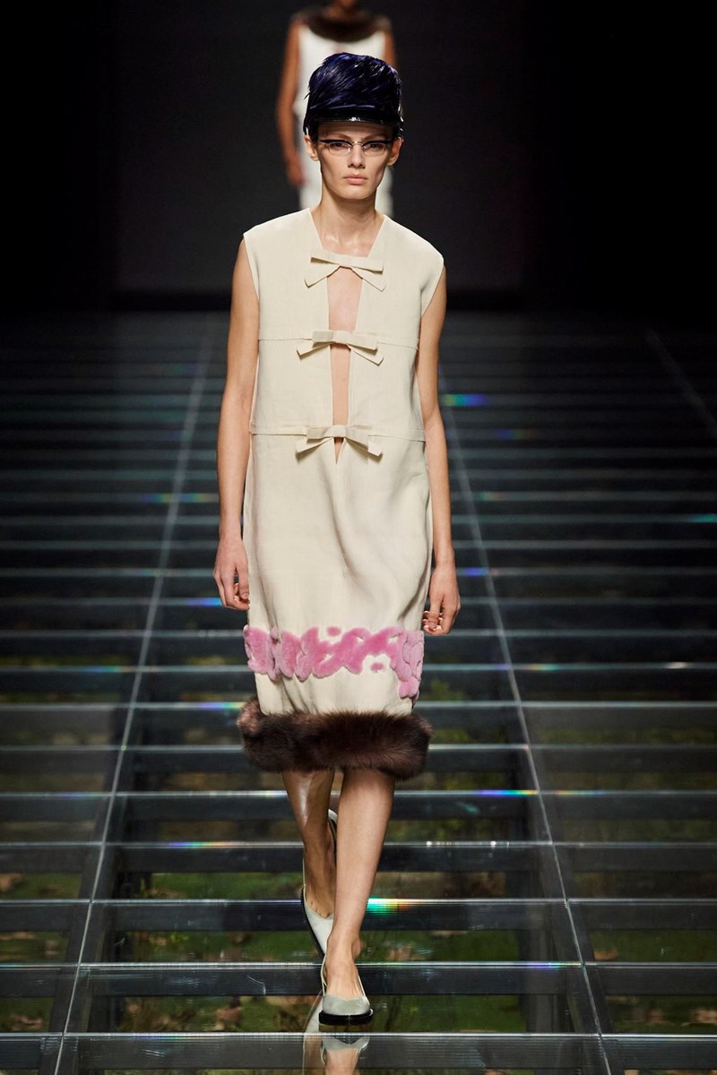 Prada FW24: Μαθήματα ιστορίας (και μόδας) από τη Miuccia Prada και τον Raf Simons - εικόνα 15